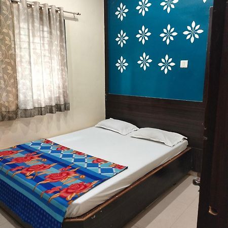 Hotel Sai Vasant Vihar Ширди Екстериор снимка