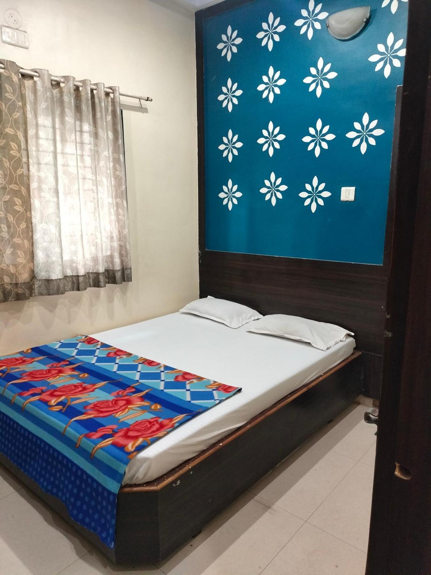 Hotel Sai Vasant Vihar Ширди Екстериор снимка